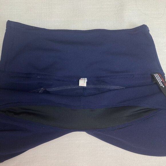 Free People Movement You’re A Peach Legging in Navy - Picture 7 of 15